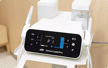 超音波スケーラー＋パウダーデバイス